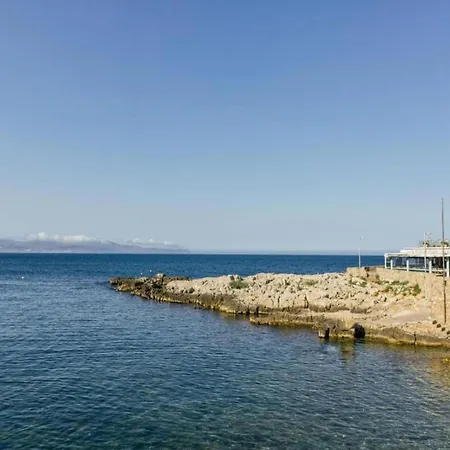 Apartment Cala Montgo 33 *